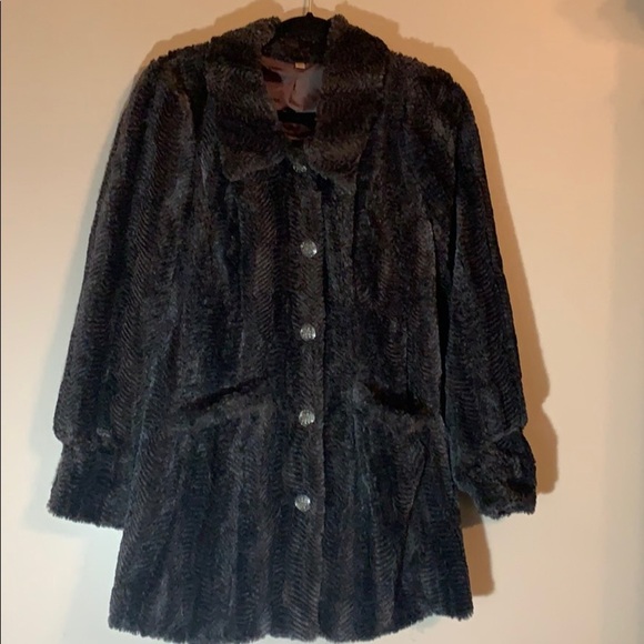 Free People Faux Fur Coat size 2 - Picture 4 of 7